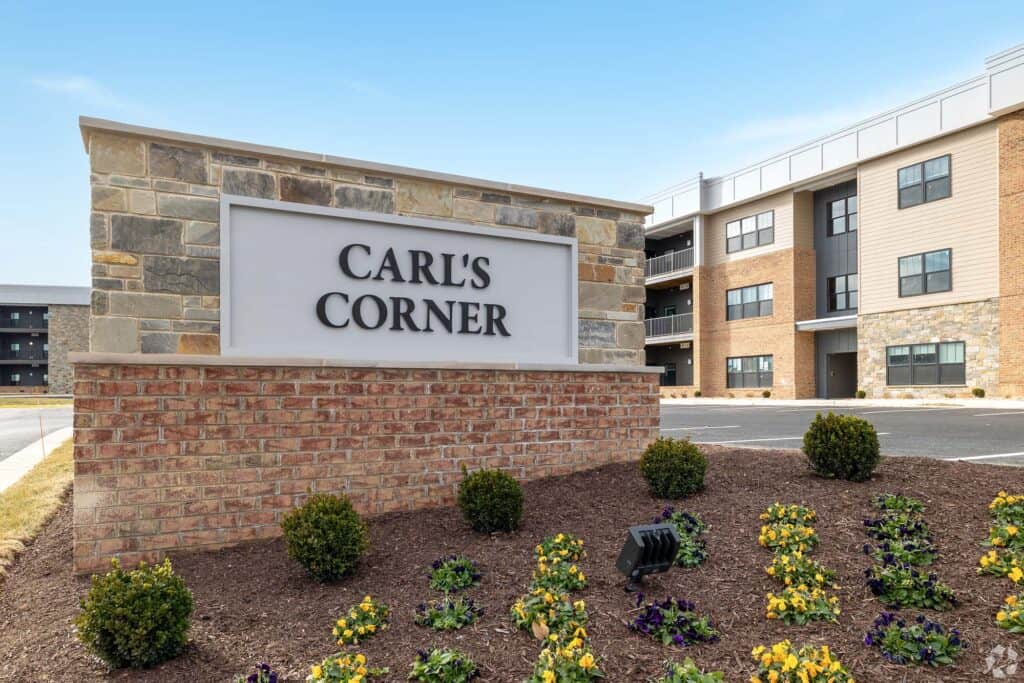 carls corner apartments winchester exterior 3